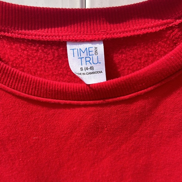 Red sweater - Picture 2 of 3